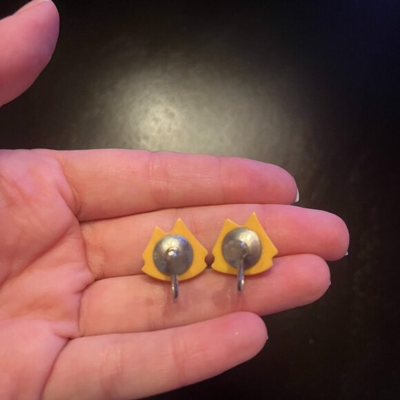 Vintage Yellow Sailboat Celluloid Earrings with Screwback Closures - Picture 2 of 2